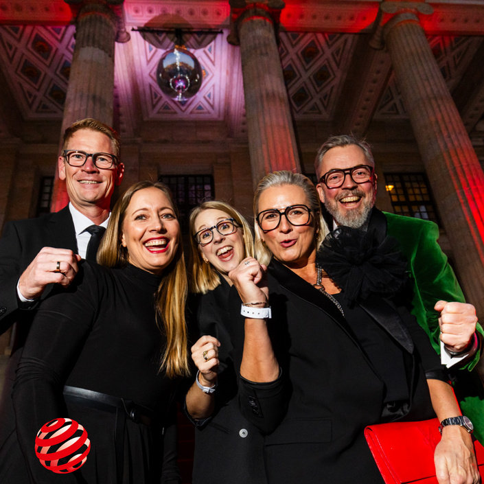 Letzten Freitag war es so weit: @heike.steinbauer und @markus.lammerding nahmen den @reddotdesignaward „Brands &... Letzten Freitag war es so weit: @heike.steinbauer und @markus.lammerding nahmen den @reddotdesignaward „Brands &...